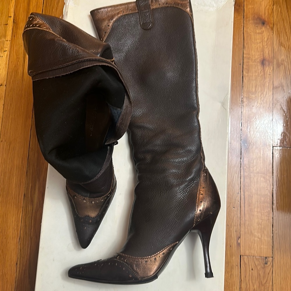 BCBG boots